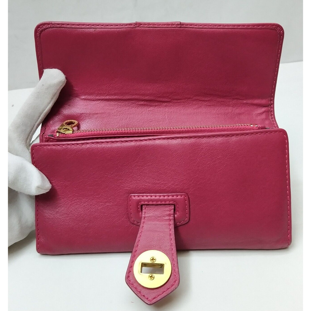 Marc by Marc Jacobs Red Leather Turnlock Credit Card ID Windows Trifold Wallet - Picture 8 of 16